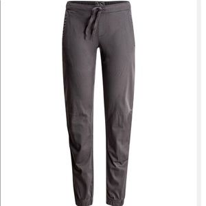Women’s black diamond jogger